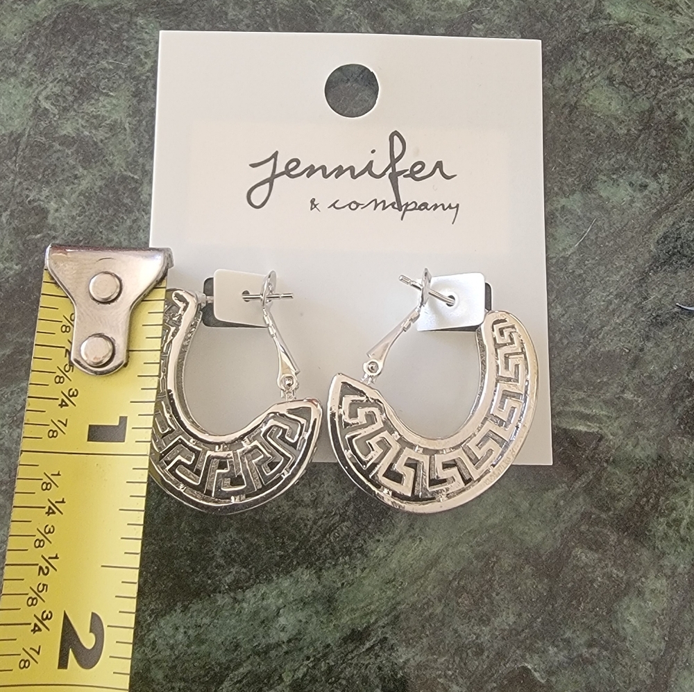 JENNIFER & COMPANY Silver Tone Loop Earrings - Picture 3 of 4